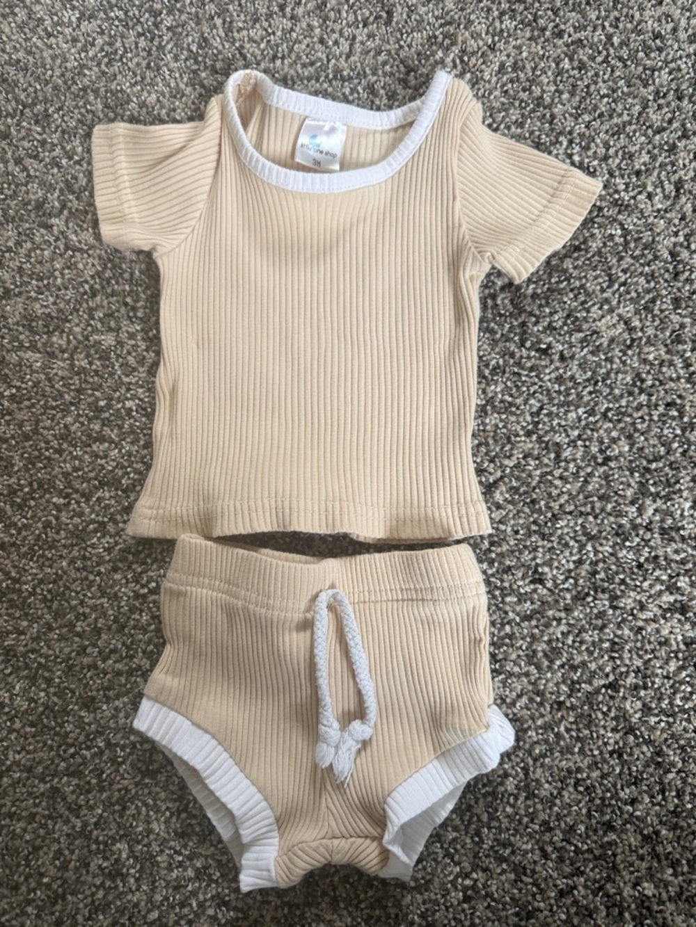 Ribbed Baby Gender Neutral Boy Matching Set in Cream with White Trim Size 0-3mo